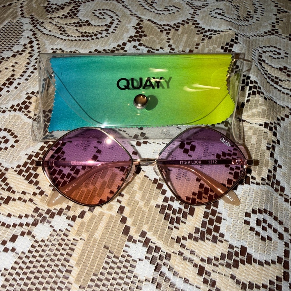 Quay Australia Pink Purple Gradient Round Sunglasses